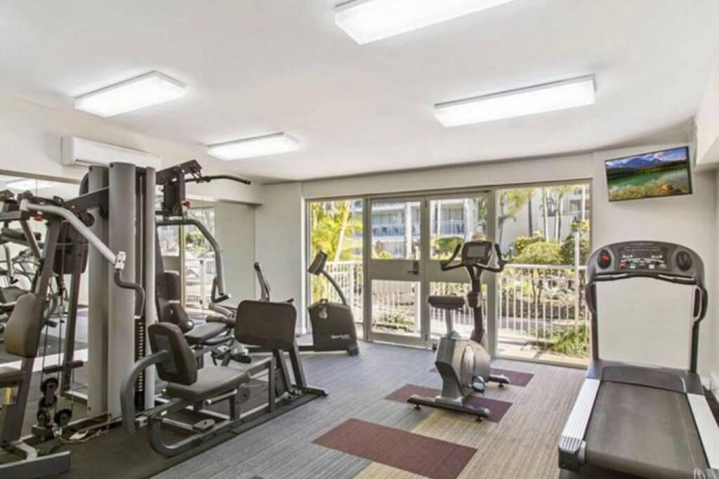 Ocean View - Alexandra Headlands Beachfront Unit المظهر الخارجي الصورة