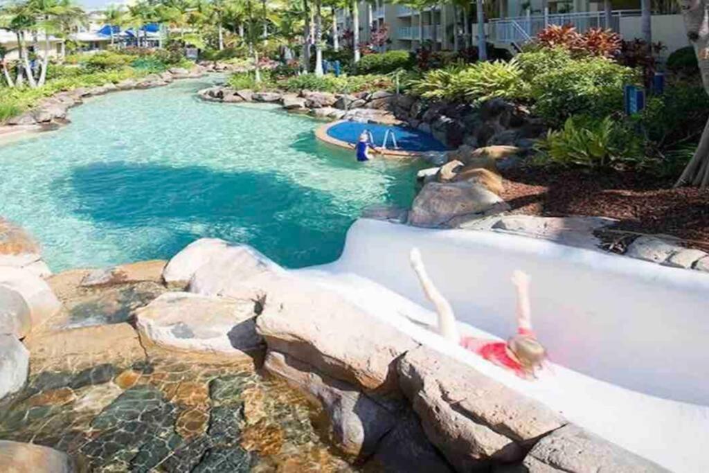Ocean View - Alexandra Headlands Beachfront Unit المظهر الخارجي الصورة