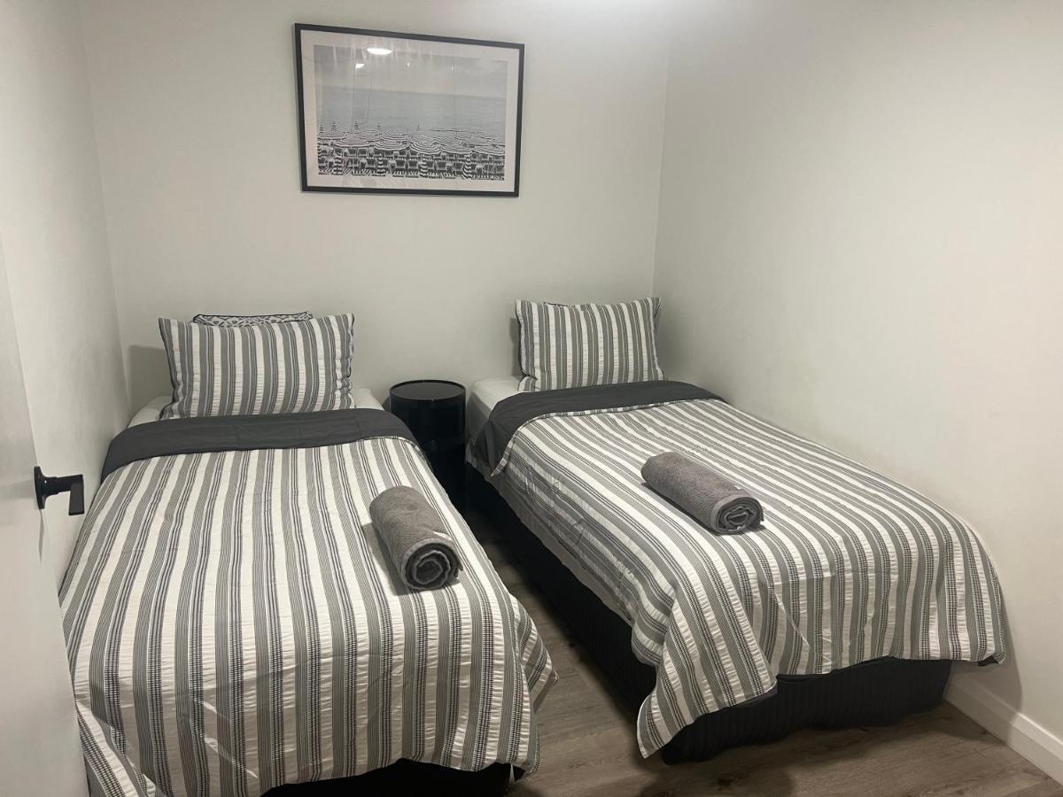Ocean View - Alexandra Headlands Beachfront Unit المظهر الخارجي الصورة