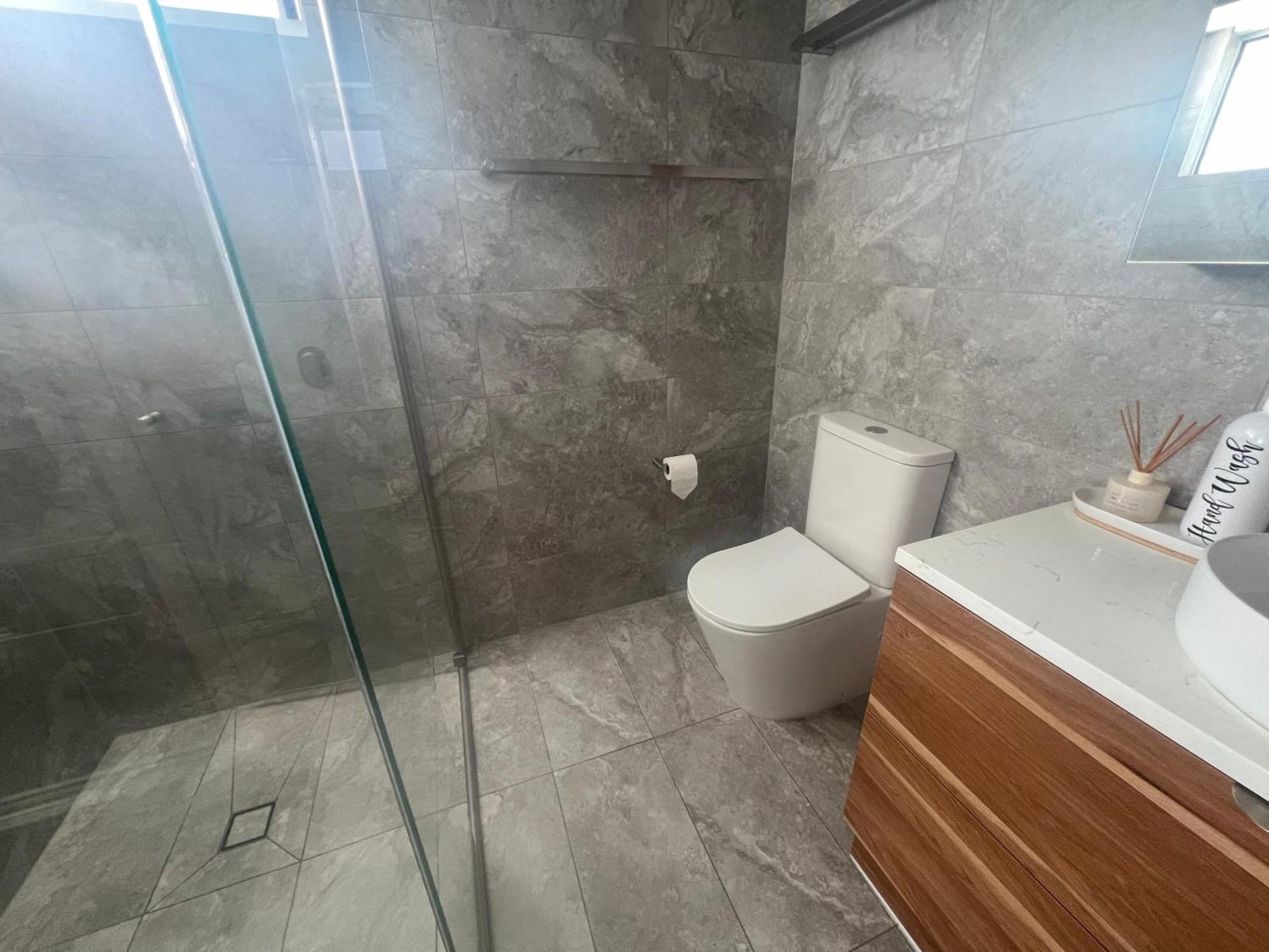 Ocean View - Alexandra Headlands Beachfront Unit المظهر الخارجي الصورة