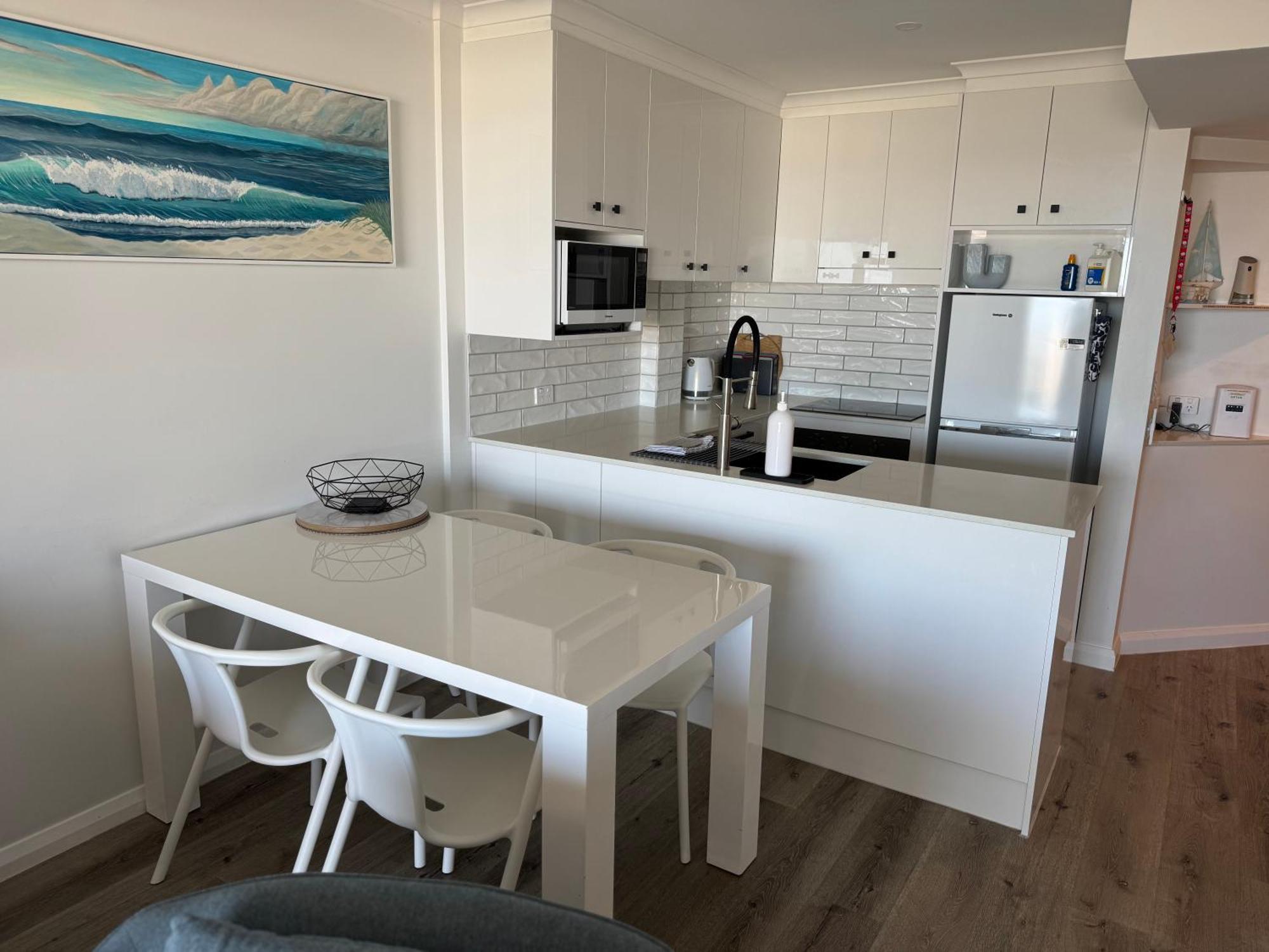 Ocean View - Alexandra Headlands Beachfront Unit المظهر الخارجي الصورة